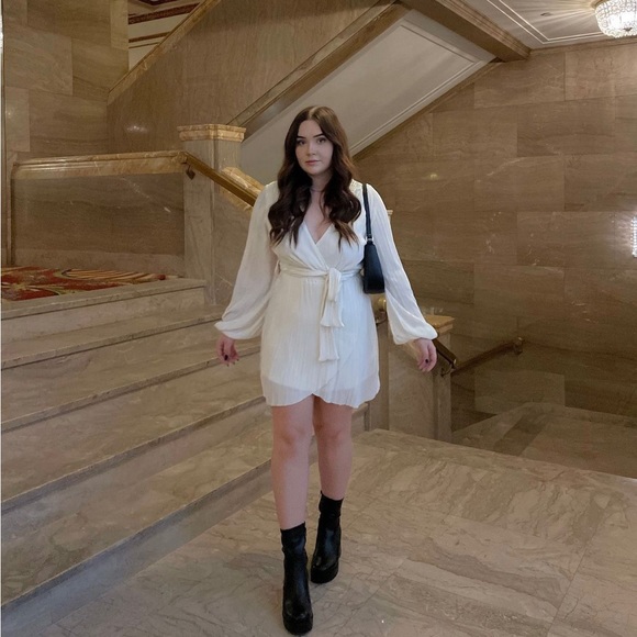 White plisse long sleeve dress - Picture 4 of 5